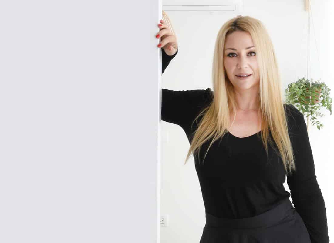 Read more about the article אחד על אחד מעצבת פנים שרית זיו אלון